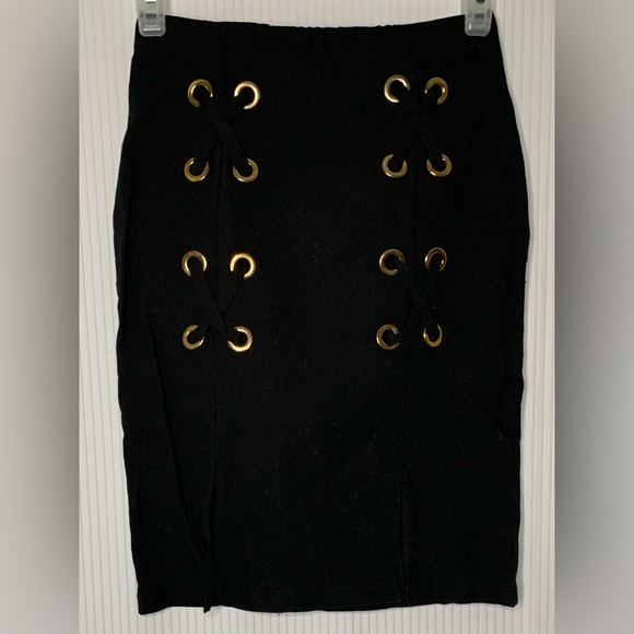 Revamped - Premium Collection - Black Skirt With Leg Slits And Grommet Detailing - Picture 1 of 9